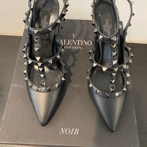 *AUTHENTIC* VALENTINO ROCKSTUD ANKLE STRAP PUMP WITH TONAL STUDS 100 MM